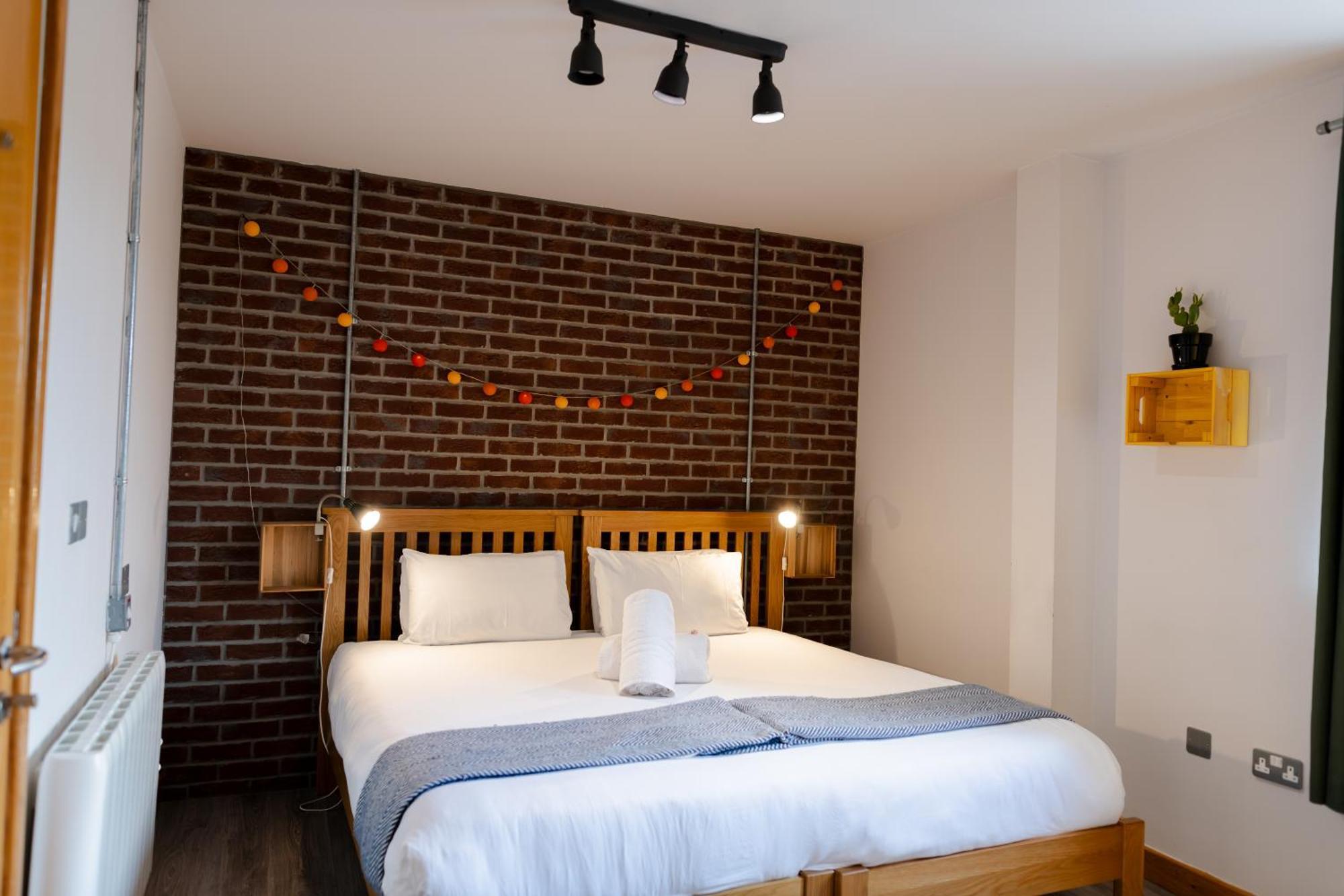 The Nest Boutique Hostel กัลเวย์ ภายนอก รูปภาพ