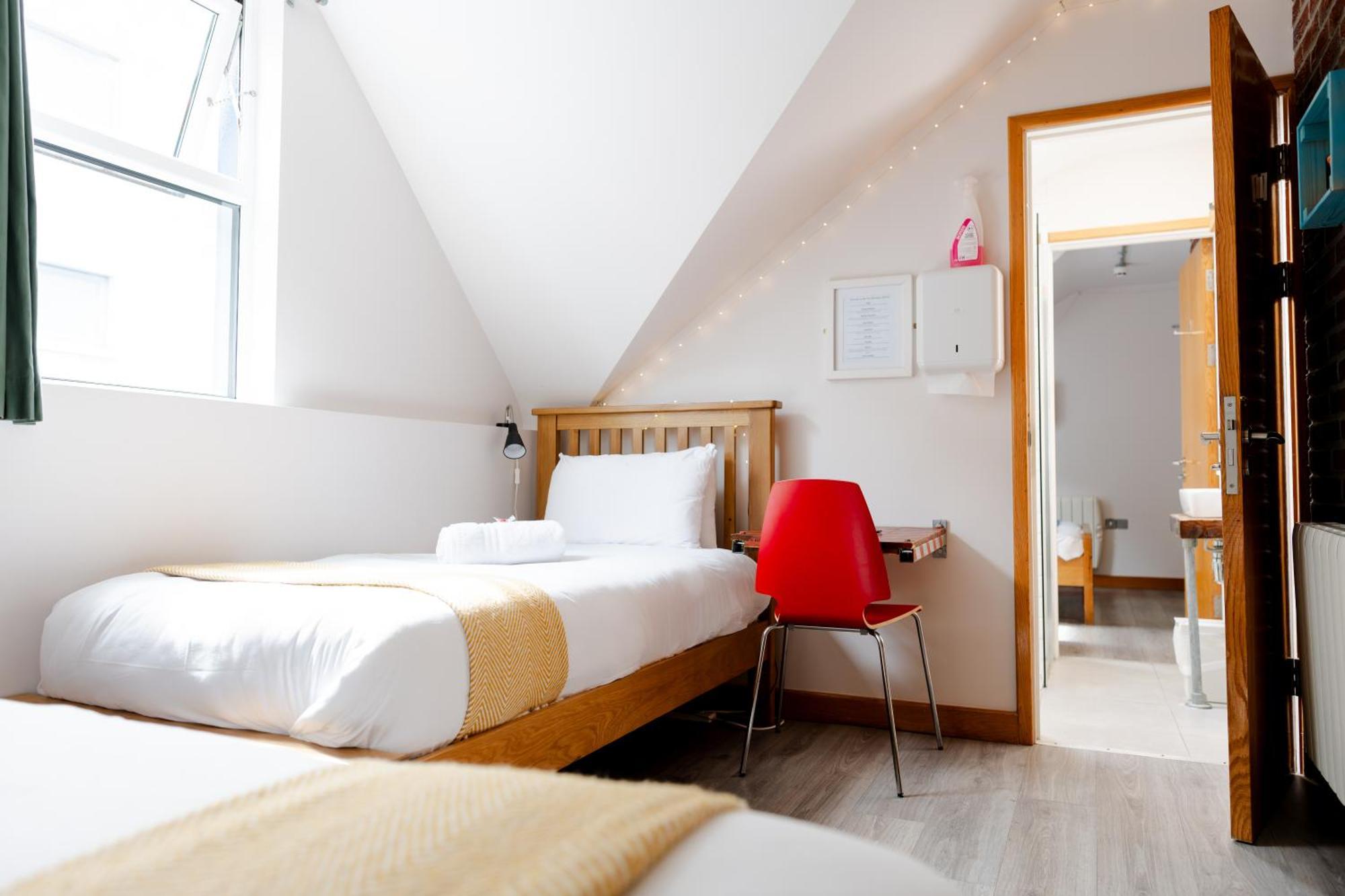 The Nest Boutique Hostel กัลเวย์ ภายนอก รูปภาพ