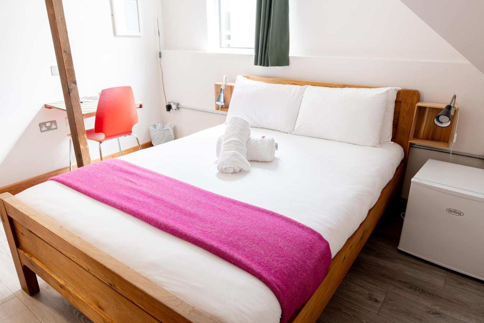 The Nest Boutique Hostel กัลเวย์ ภายนอก รูปภาพ
