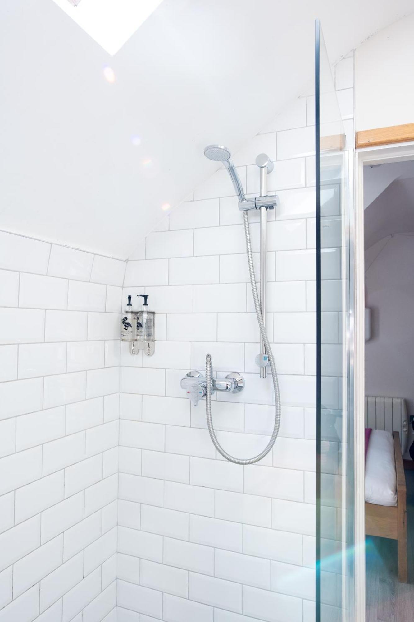 The Nest Boutique Hostel กัลเวย์ ภายนอก รูปภาพ