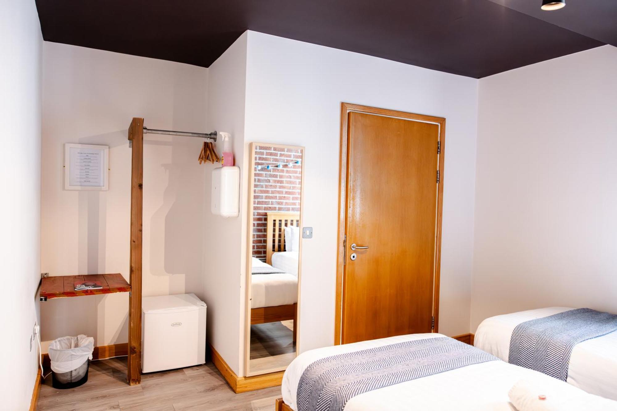 The Nest Boutique Hostel กัลเวย์ ภายนอก รูปภาพ