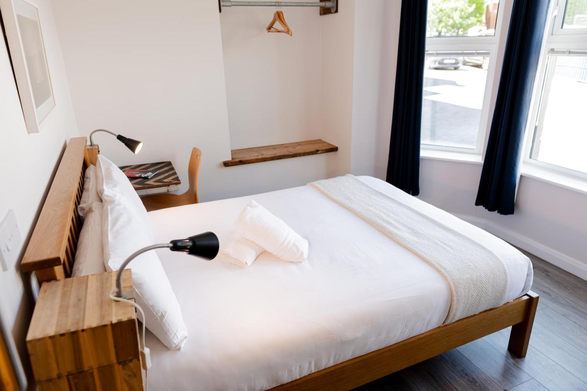 The Nest Boutique Hostel กัลเวย์ ภายนอก รูปภาพ