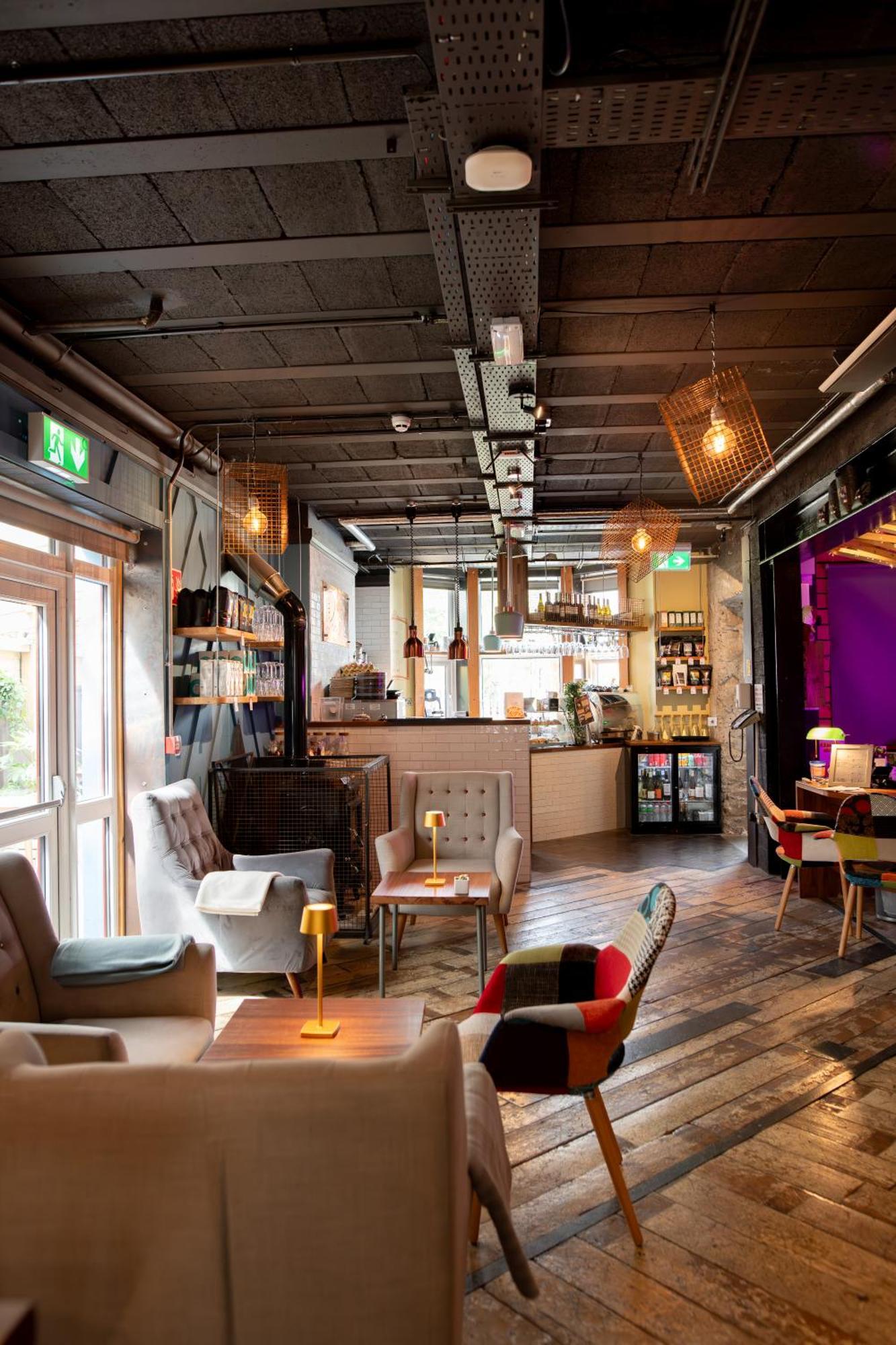 The Nest Boutique Hostel กัลเวย์ ภายนอก รูปภาพ
