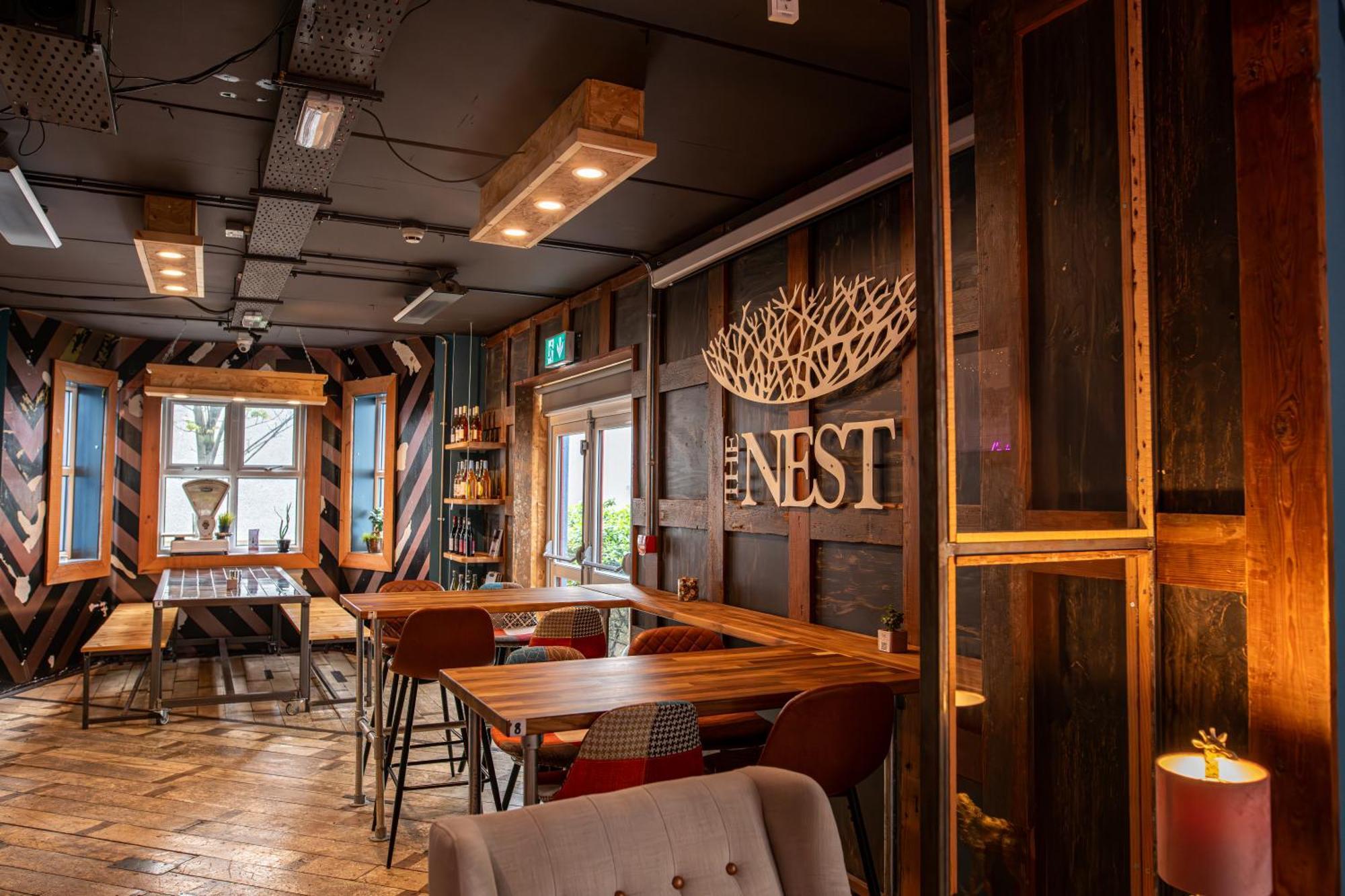 The Nest Boutique Hostel กัลเวย์ ภายนอก รูปภาพ