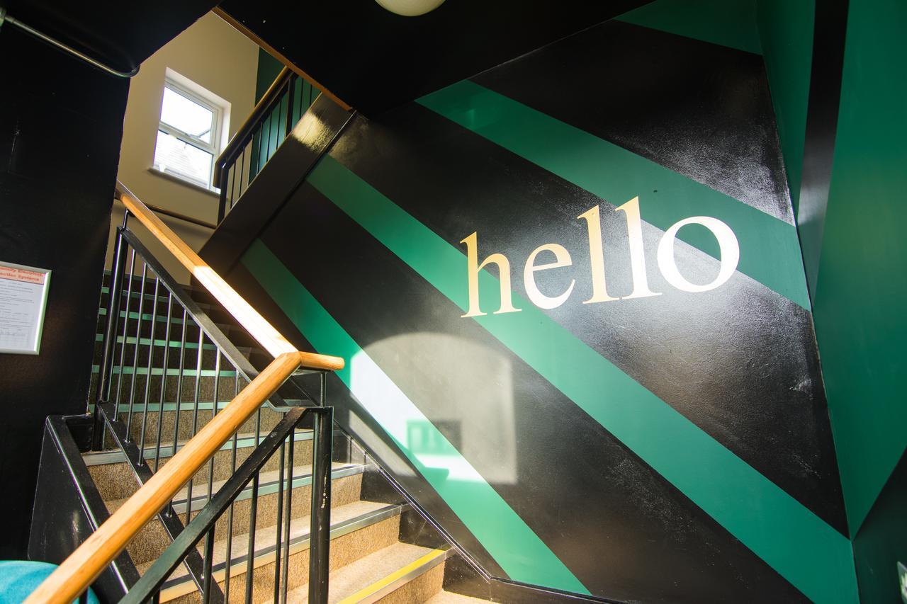 The Nest Boutique Hostel กัลเวย์ ภายนอก รูปภาพ