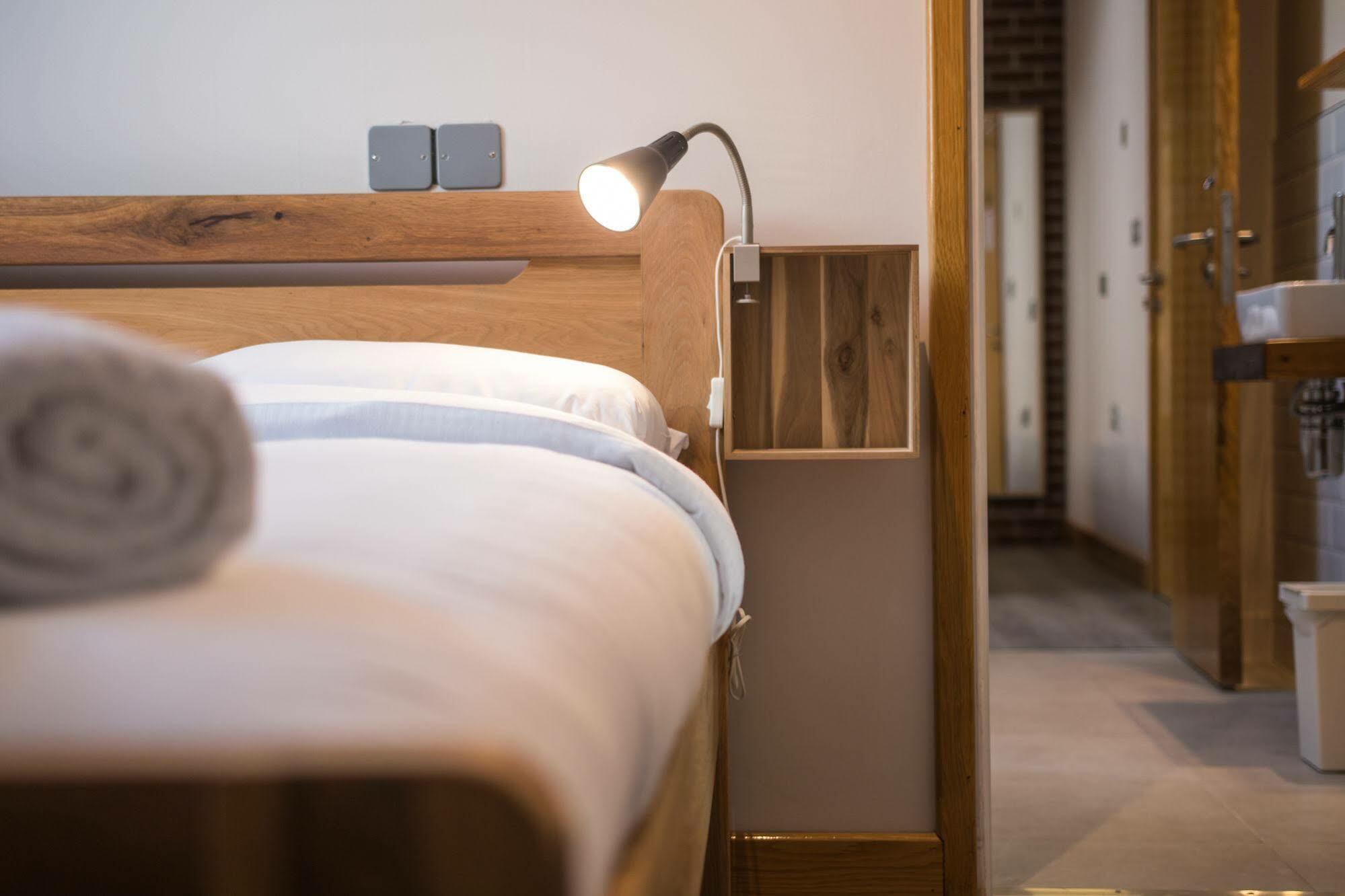 The Nest Boutique Hostel กัลเวย์ ภายนอก รูปภาพ